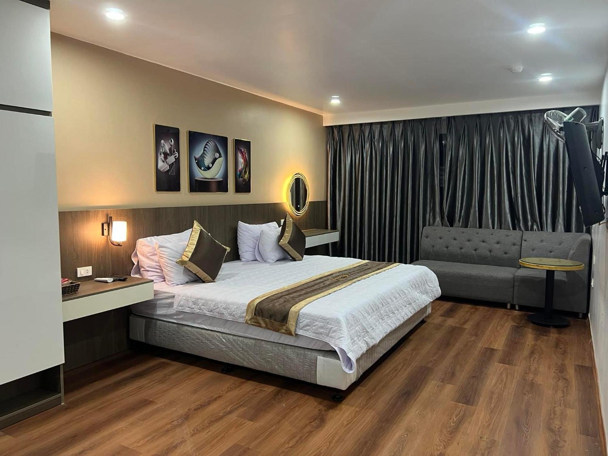Luxury Hotel 2 Hp- By Bay Luxury Hai Phong Esterno foto
